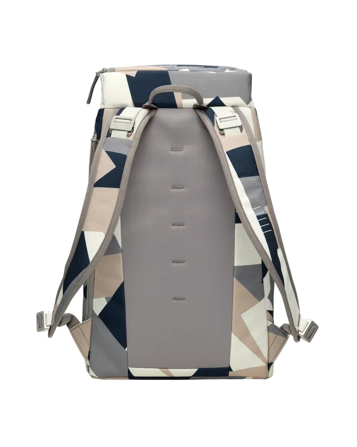 DB Hugger 25L